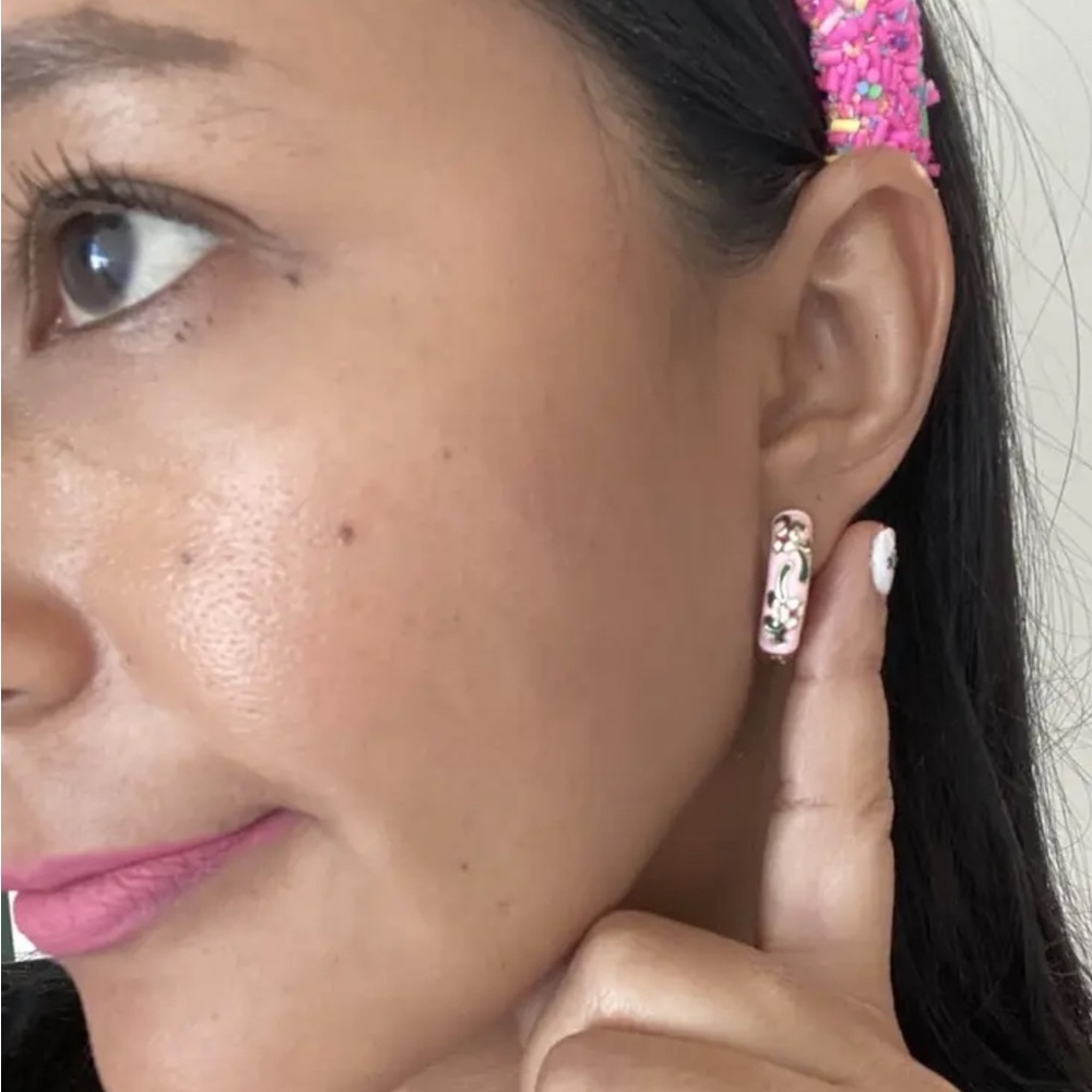 Chic Gold Plated Floral Pink Hoop Earrings. New. - Picture 2 of 9